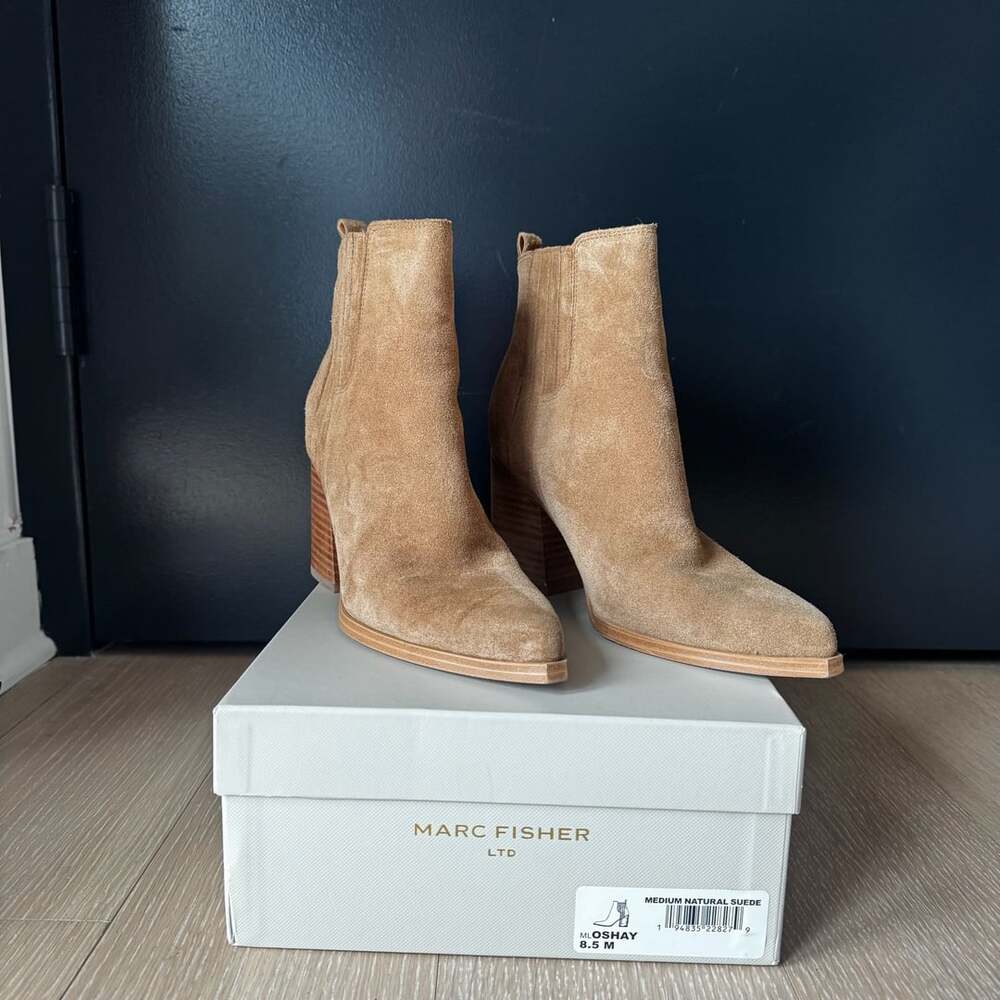 Marc Fisher camel booties Size 8.5 M